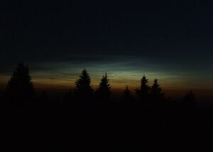 Noční svítící oblaka nad Šumavou
