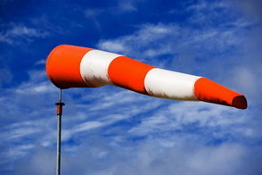 Konec měsíce větrný, fouklo až 33 m/s