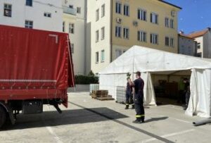 Začíná plošná desinfekce na Domažlicku, dorazily další ochranné pomůcky